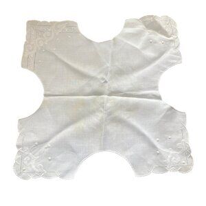 VTG Bread Basket Cloth Napkin Liner White Embroidered (STAINS)